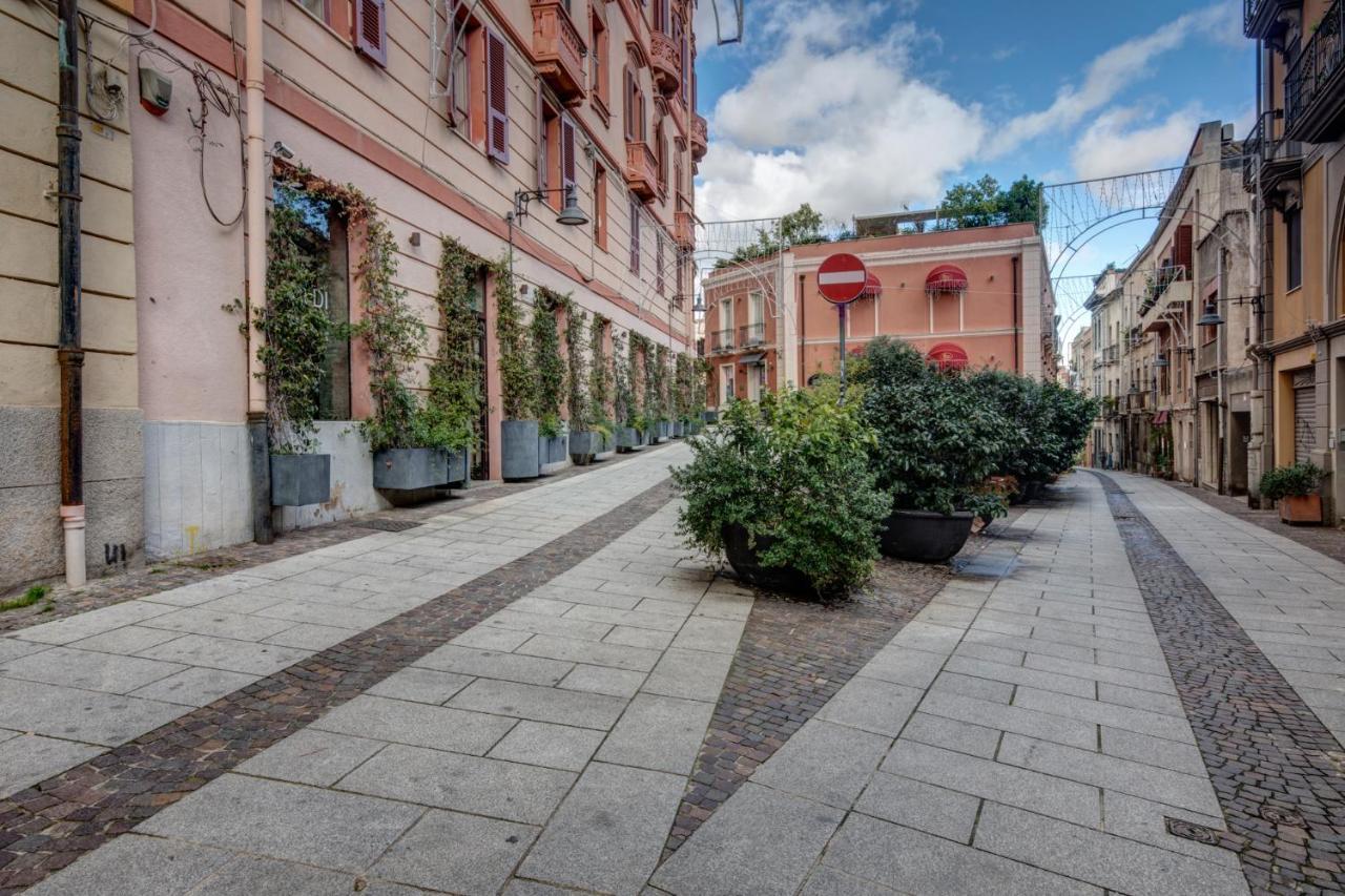 RIGHT HOUSE di Via Sulis Apartment Cagliari Bagian luar foto